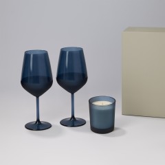 Подарочный набор свеча Enigma + 2 бокала для вина Sapphire в серой коробке